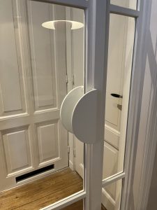 Project: Witte stalen deur met bovenlicht – Den Haag