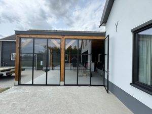 Project in Ottoland: Stalen pui met enkele deur onder overkapping 2 IMG 8764
