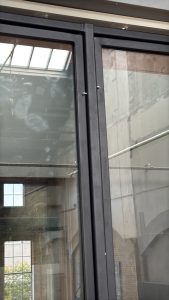 Project: Energiehuis Dordrecht 22 Detailfoto stalen profielen en glas in Dordrecht